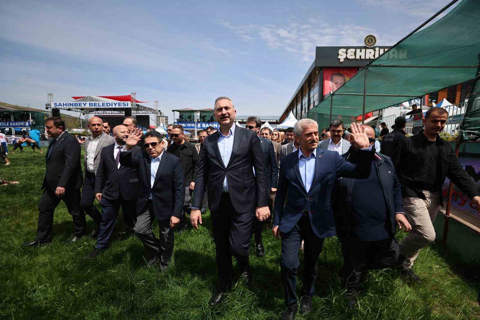 Geleneksel Yağlı Güreş Ligi, Gaziantep’te coşkuyla başladı
