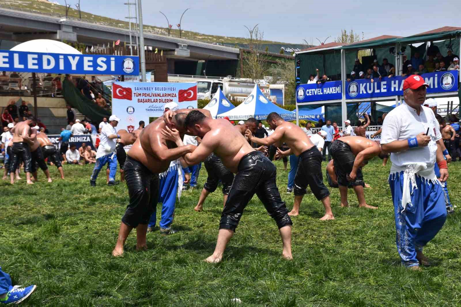 Geleneksel Yağlı Güreş Ligi, Gaziantep’te coşkuyla başladı
