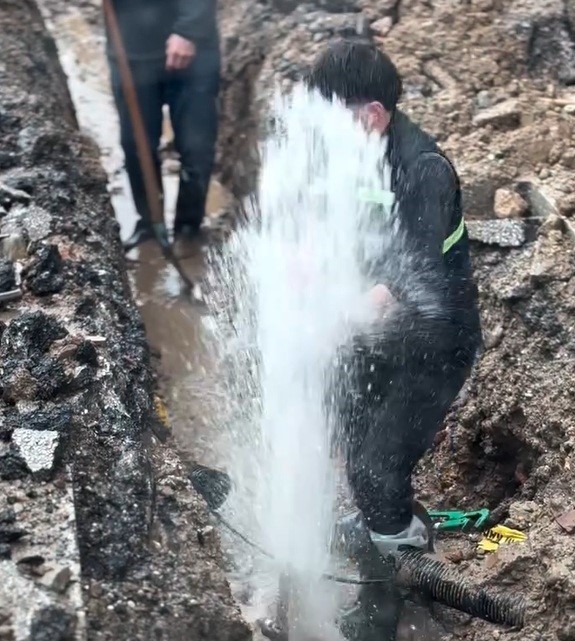 Gelibolu Belediyesinin çalışmasında güvenlik önlemi alınmadı, işçinin hayatı hiçe sayıldı
