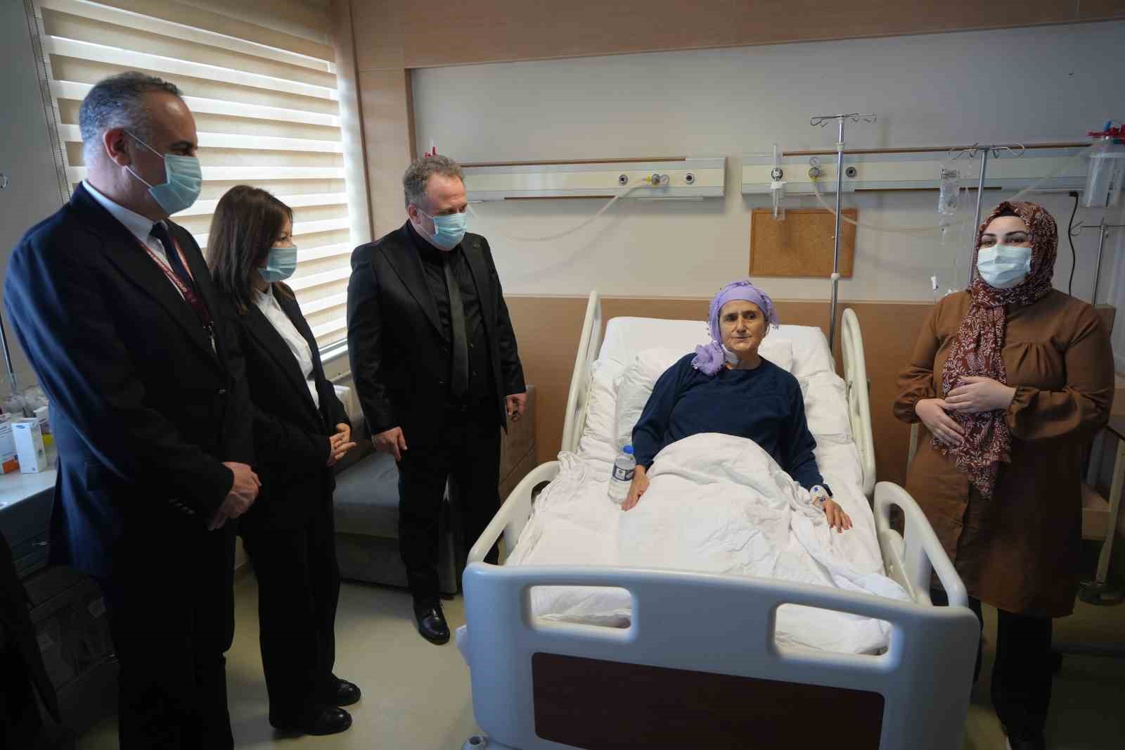 Gelin, kaynanasına karaciğerini verdi
Gelin, kaynanasına karaciğerini verdi