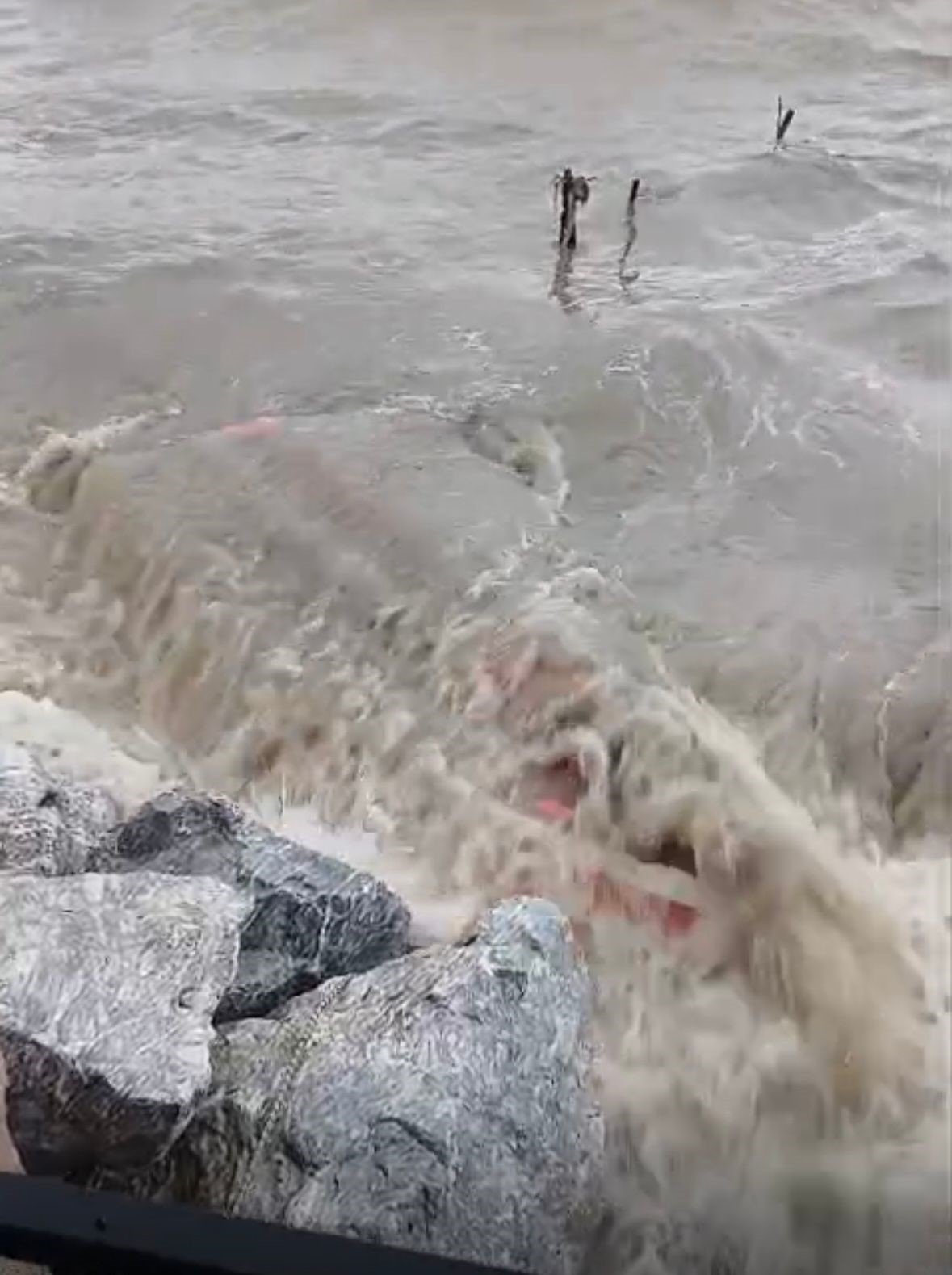 Gemlik ve Kumla’yı lodos vurdu, çok sayıda tekne battı

