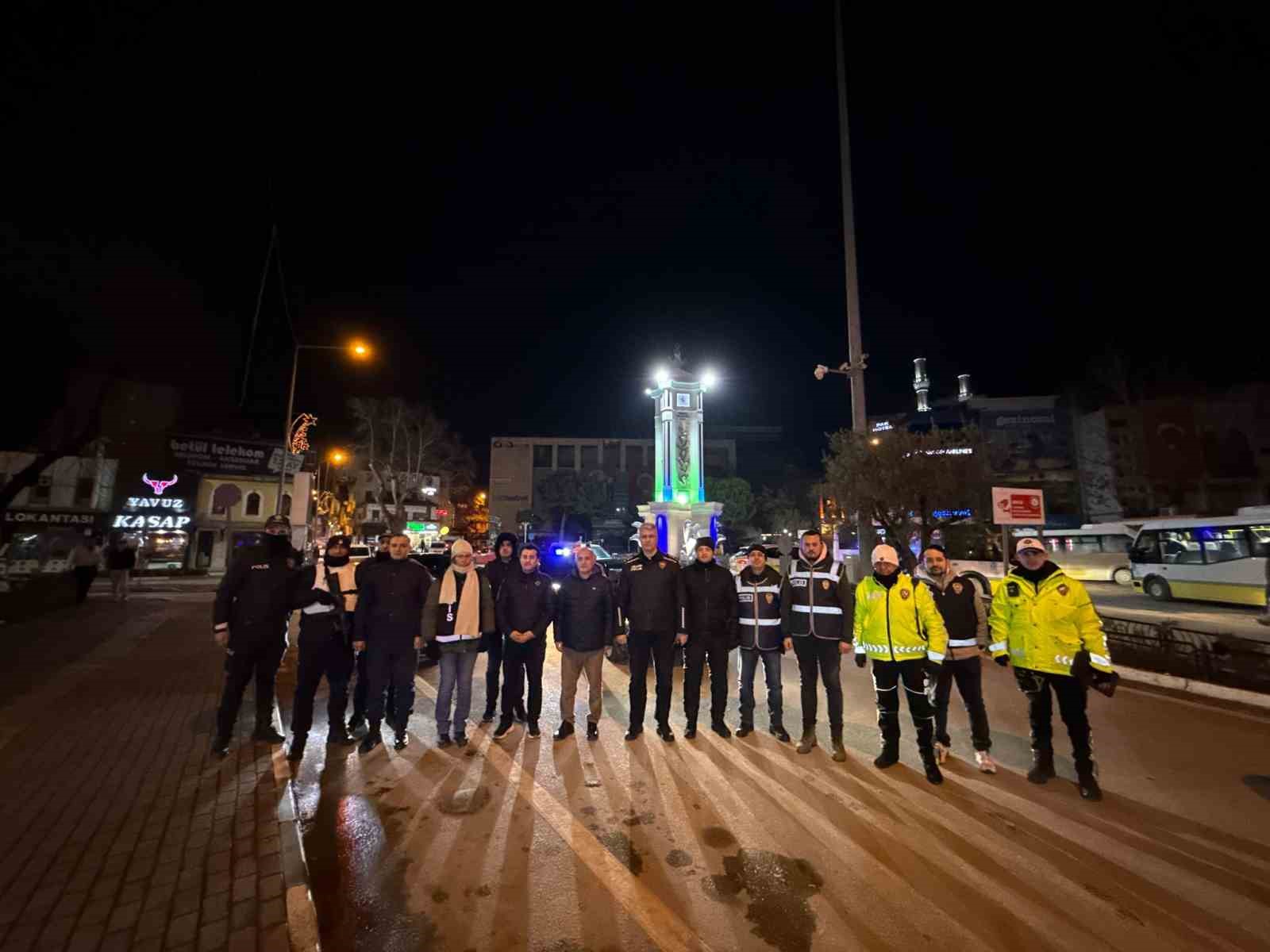 Gemlik’te protokol üyeleri yeni yıla sahada girdi
