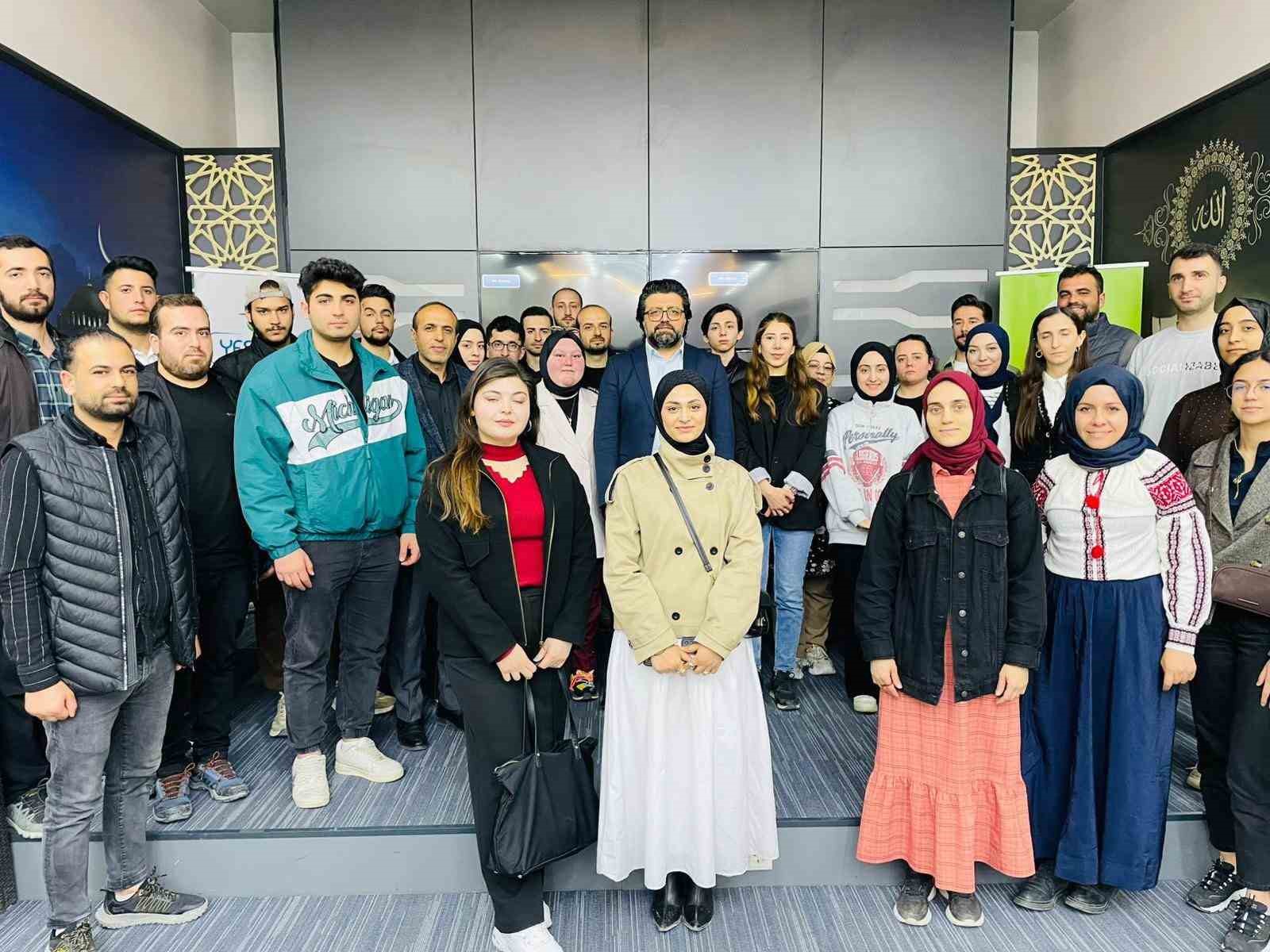 Genç girişimcilik akademisi, gençlere gelecek kapısı açıyor
