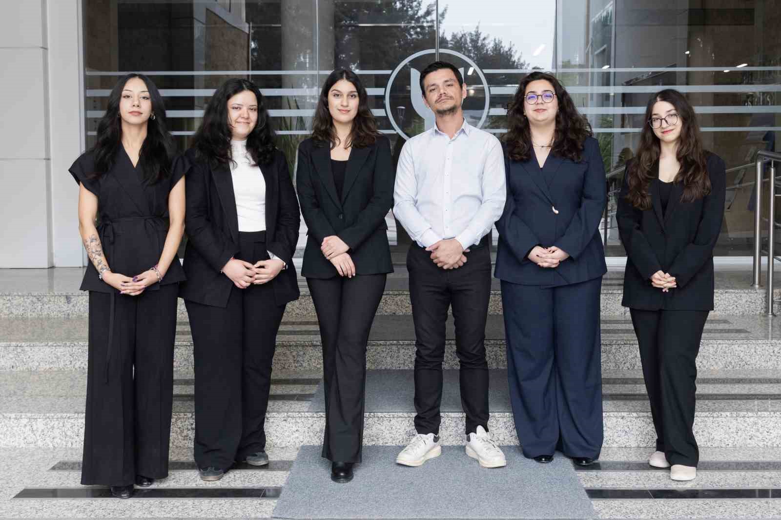 Genç hukukçular Viyana’da savunma yapacak
Genç hukukçular Viyana’da savunma yapacak