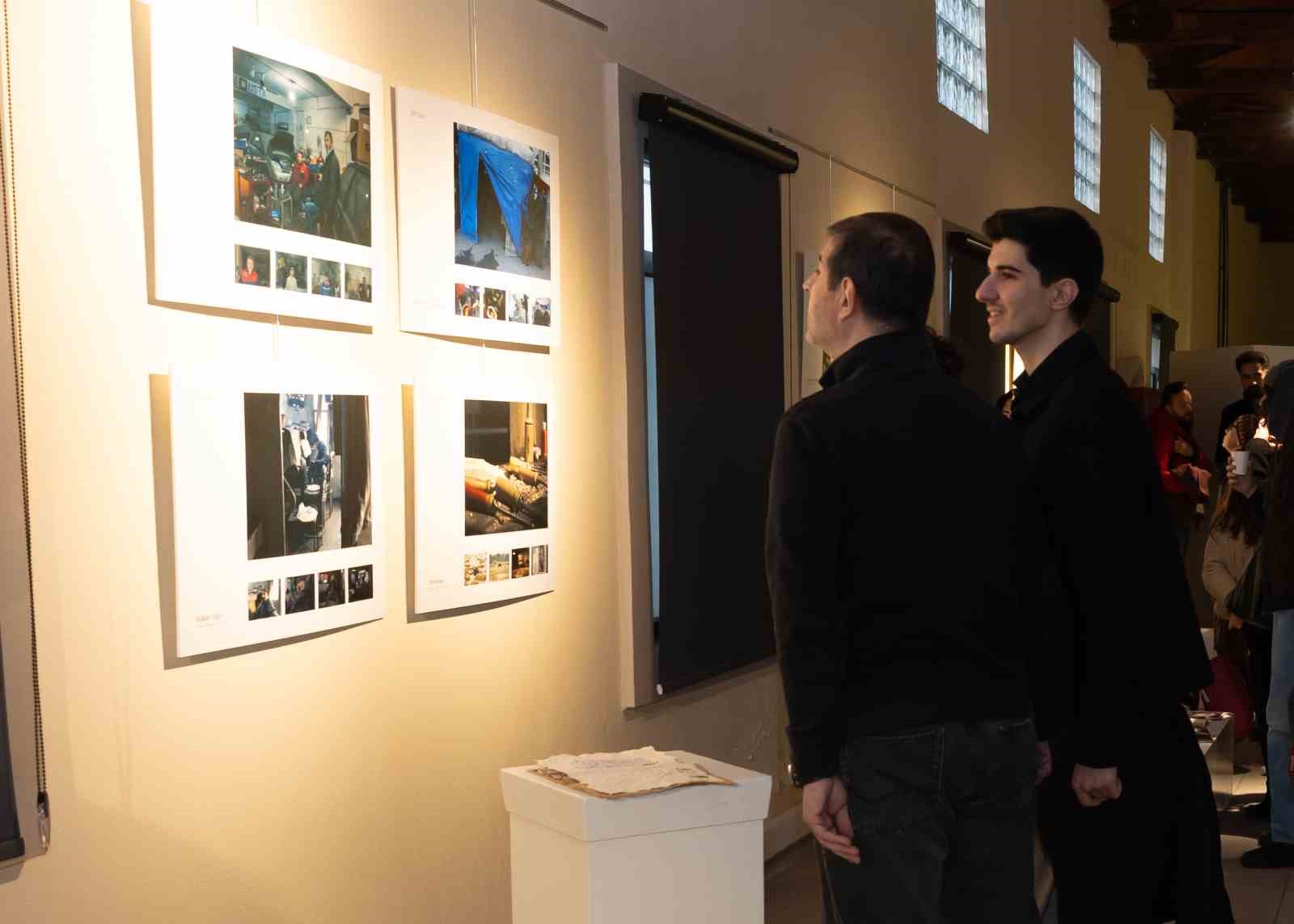 Genç iletişimcilerden çok katmanlı bir sergi
