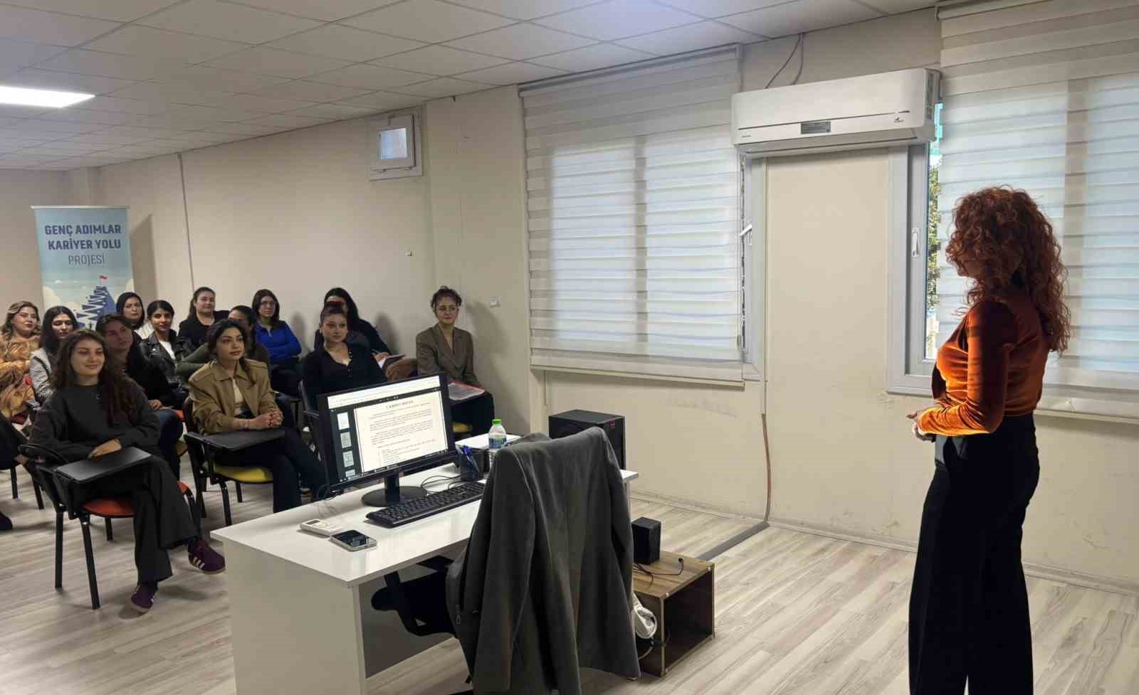 Genç kadınların istihdam yolculuğu başladı
Genç kadınların istihdam yolculuğu başladı