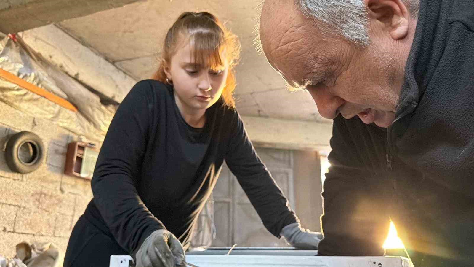 Genç sporcu geri dönüşüm atölyesinde geleceğini şekillendiriyor
