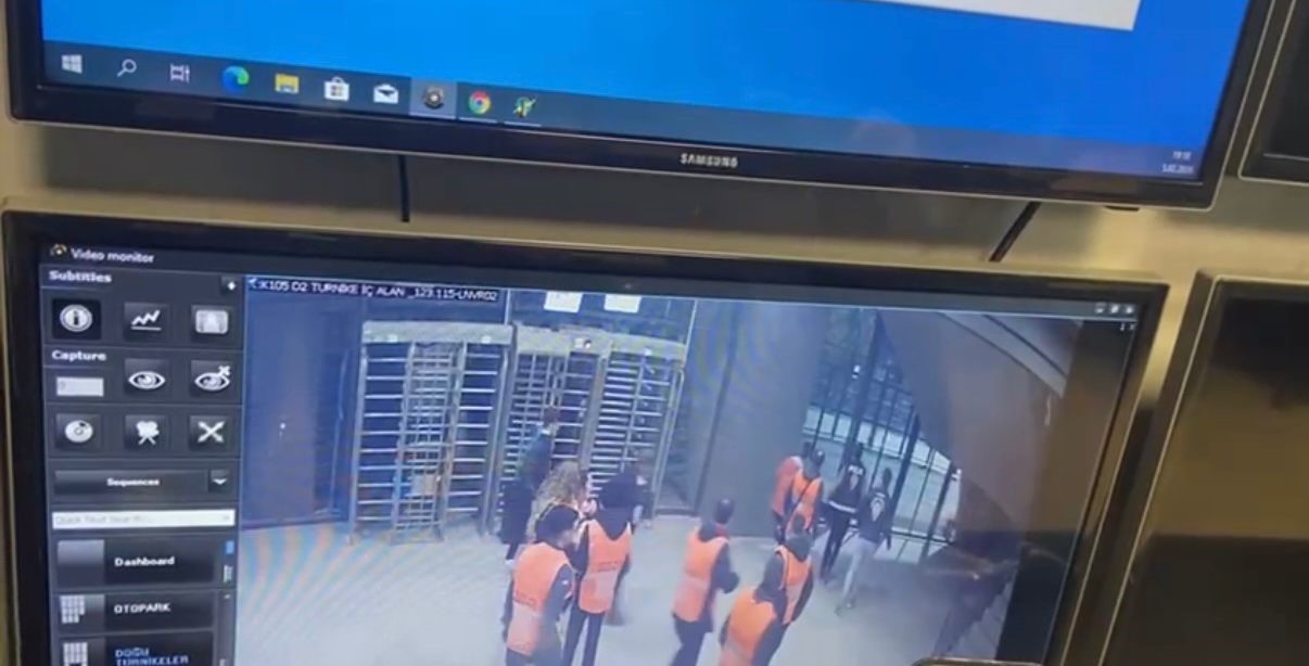 Genç taraftarın tribünden düştüğü anlar kamerada
