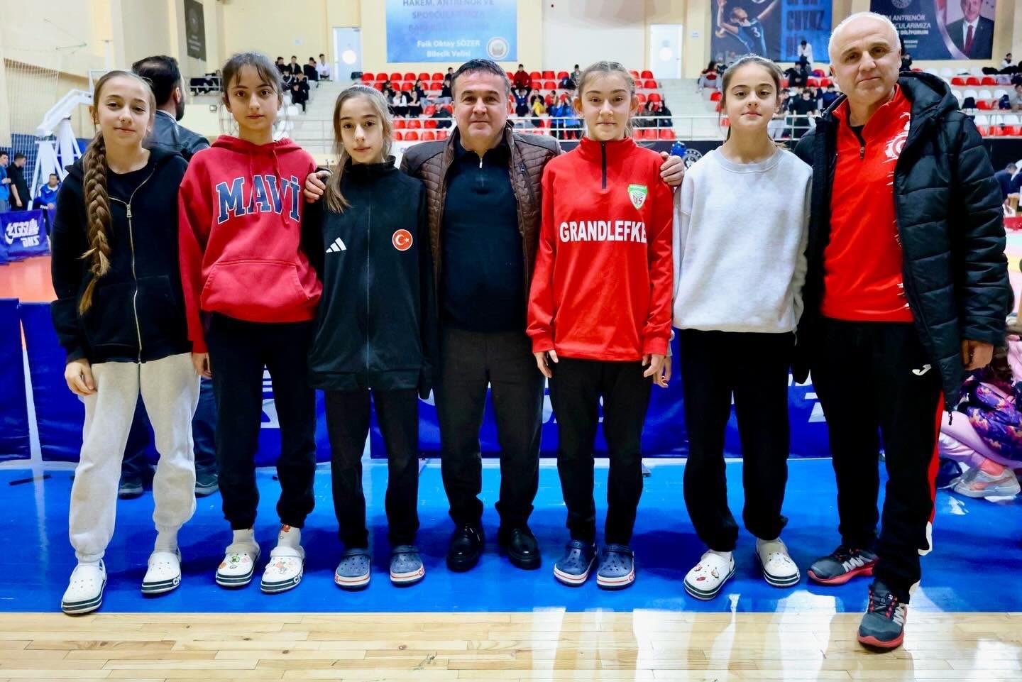 Genç tekvandocular Bilecik’te madalya için mücadele ediyor
