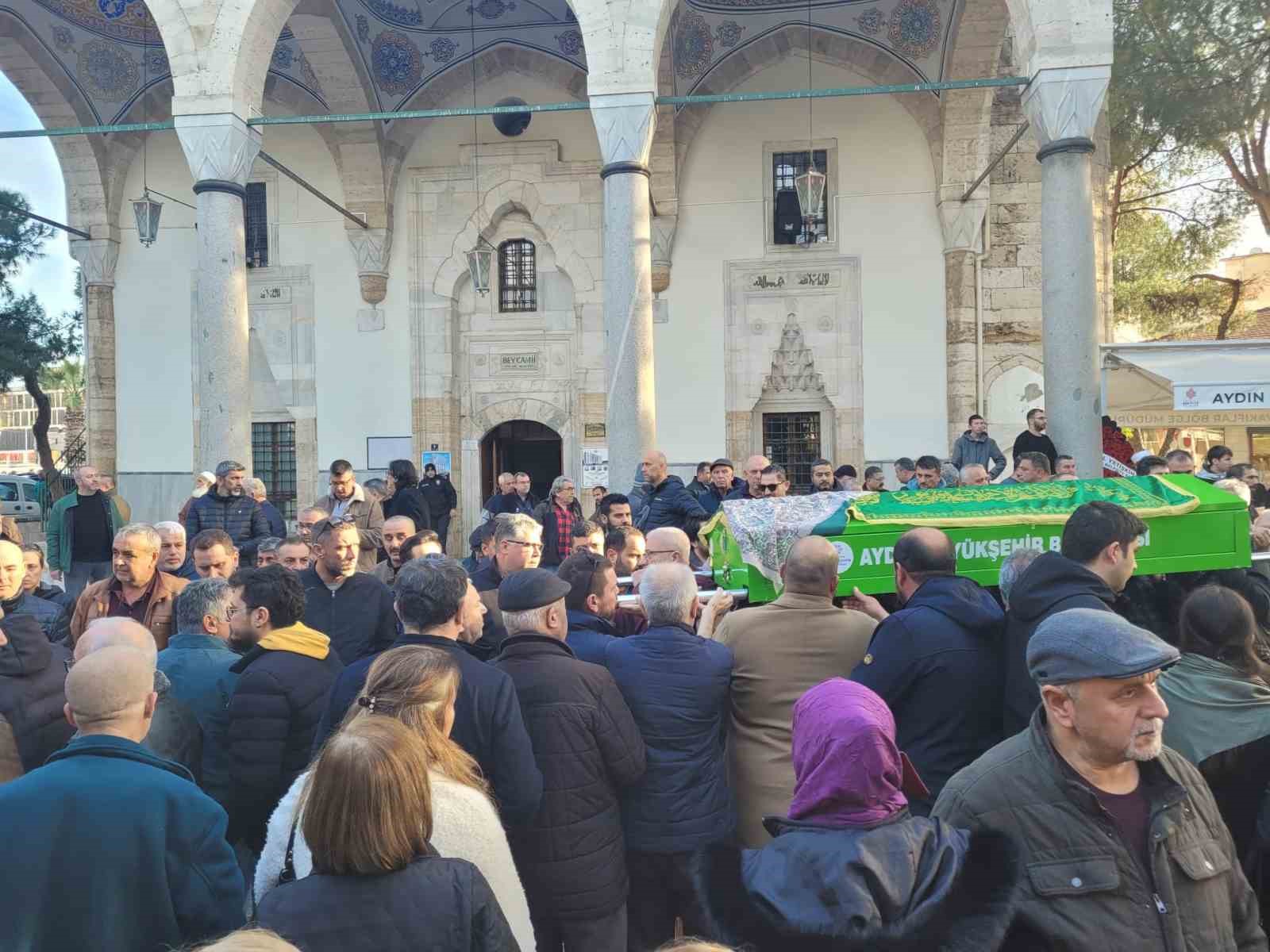 Genç yaşta hayatını kaybeden Sezer, son yolculuğuna uğurlandı
