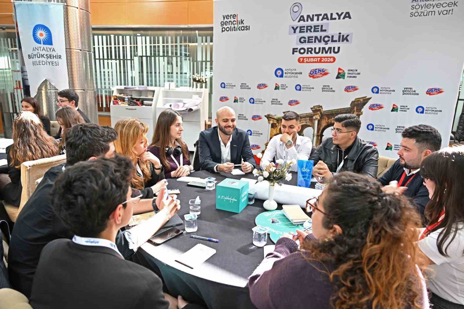 Gençler ‘Antalya Yerel Gençlik Forumu’nda buluştu
