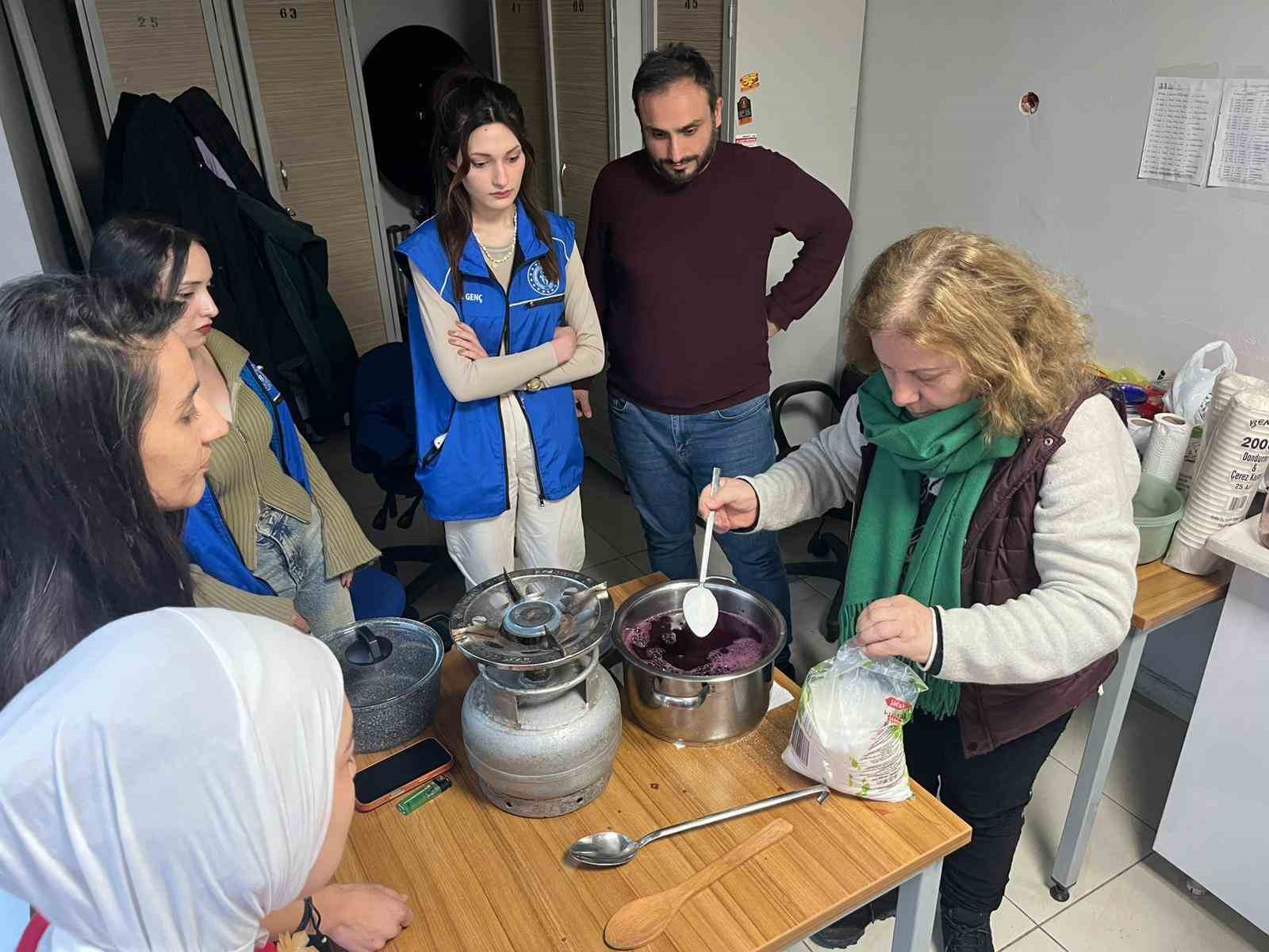 Gençler bu sefer Pepeçura yaptı
