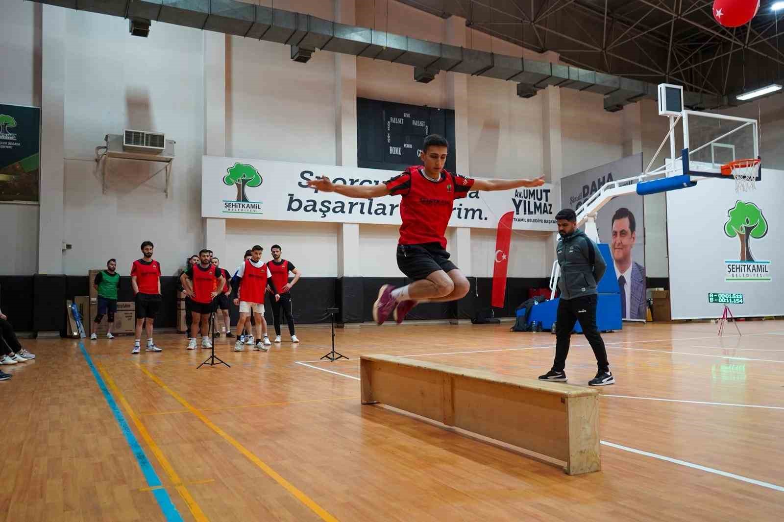 Gençler, hayallerine Şehitkamil’de hazırlanıyor
