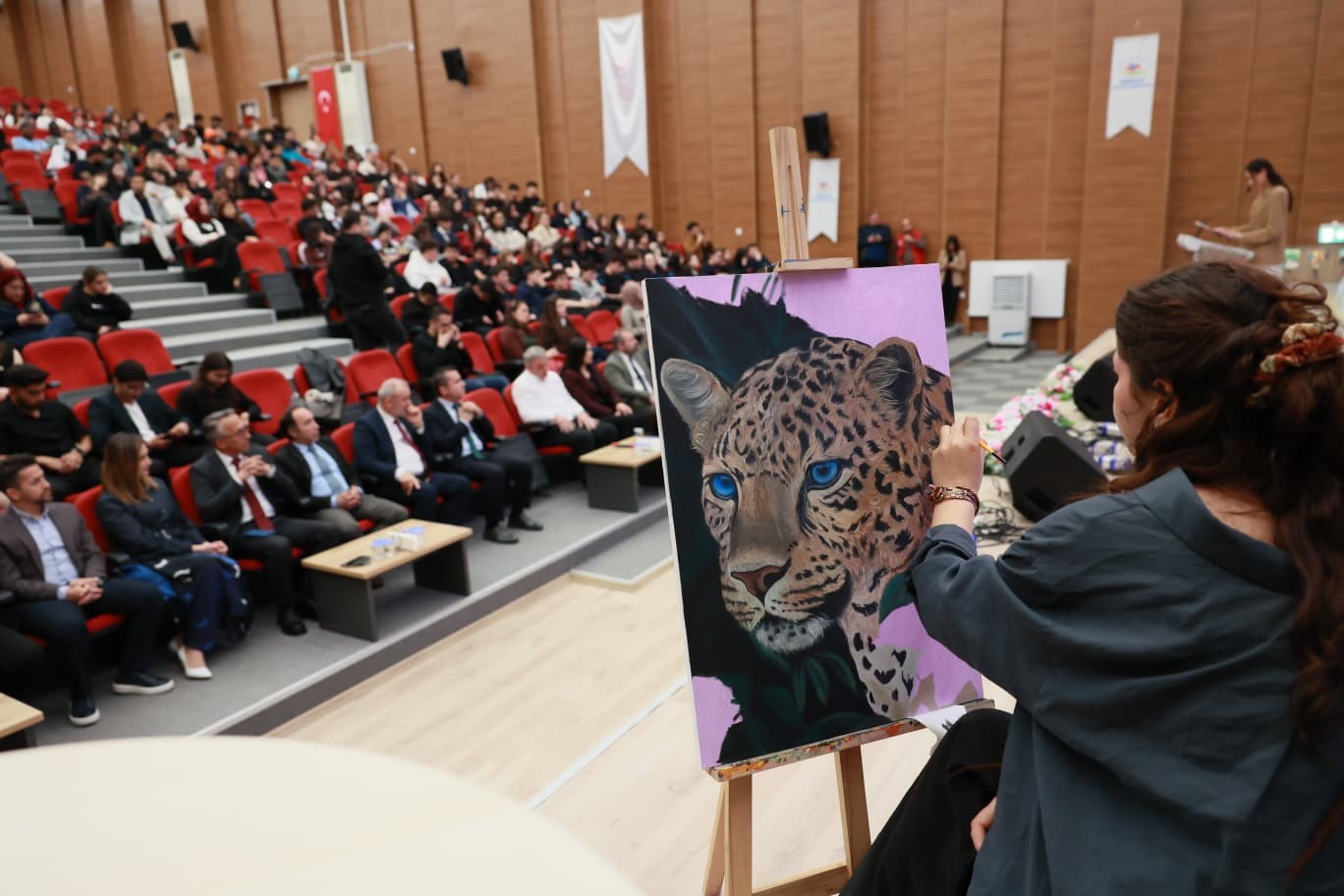 Gençler kültür sanat yarışmalarında sahnede boy gösterdi
