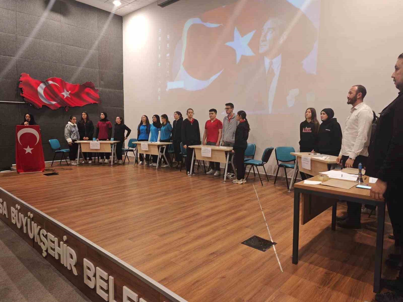 Gençler Mehmet Akif ve milli mücadele ruhuyla yarıştı
