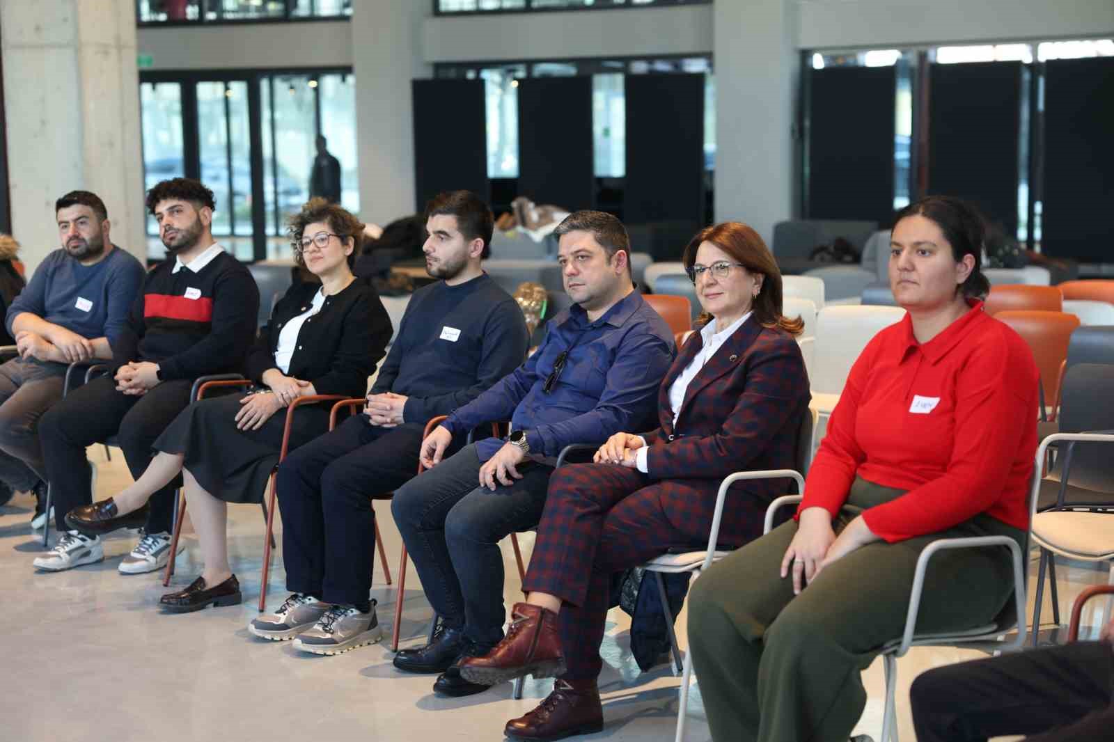 Gençler Nilüfer’de "İfade özgürlüğü" konuşuldu
