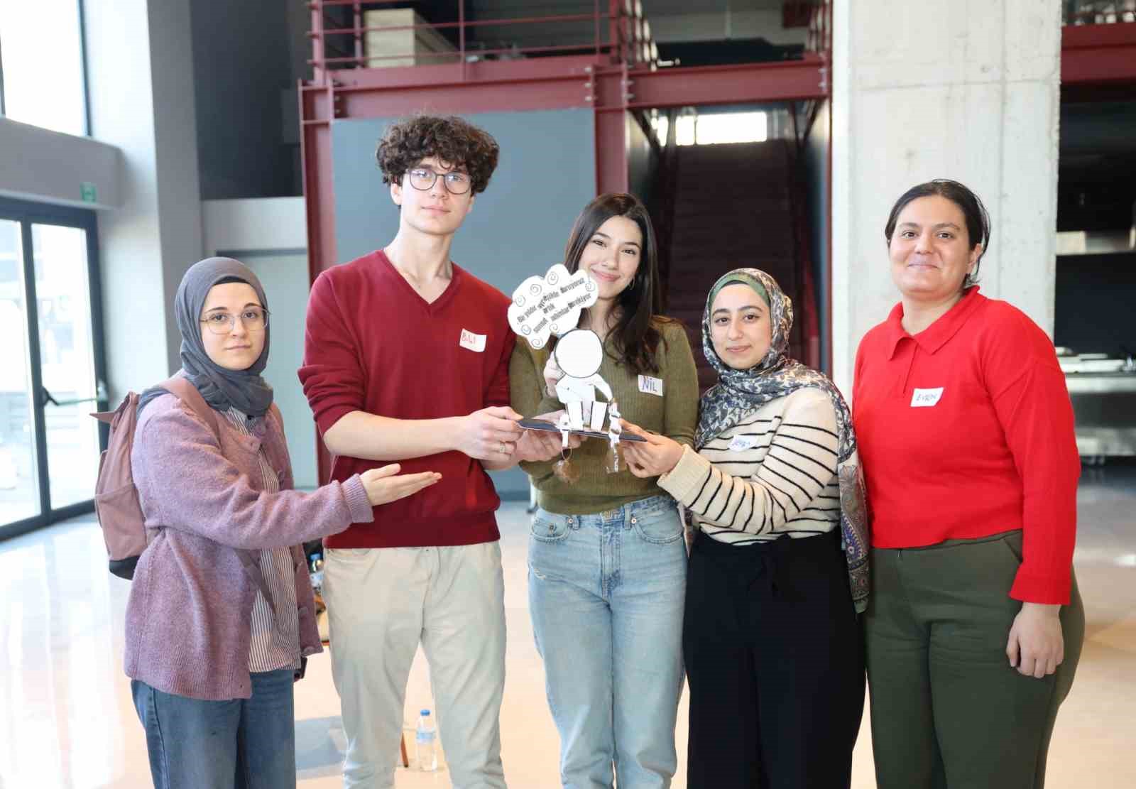 Gençler Nilüfer’de "İfade özgürlüğü" konuşuldu
