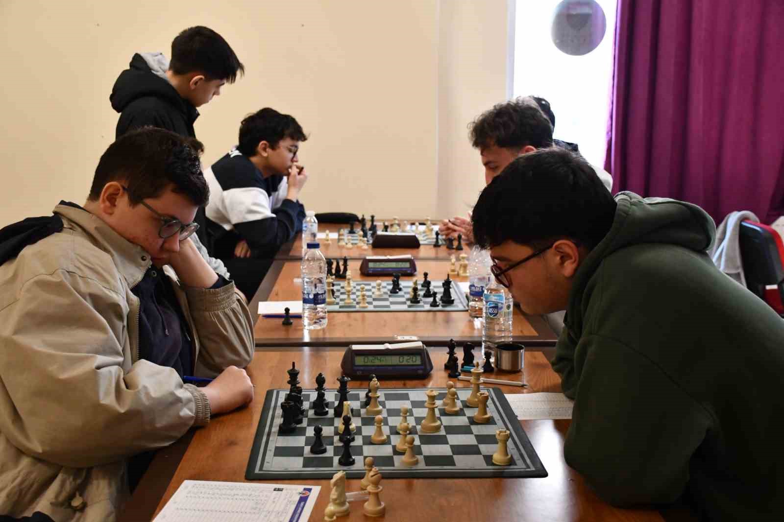 Gençler satranç müsabakaları sona erdi
