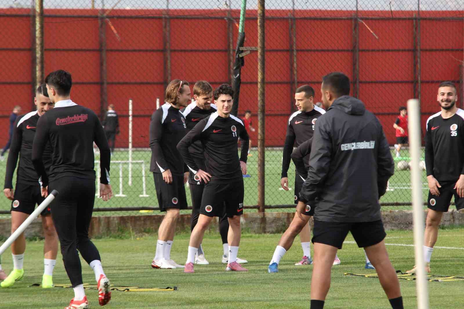 Gençlerbirliği, Galatasaray maçının hazırlıklarını sürdürdü
