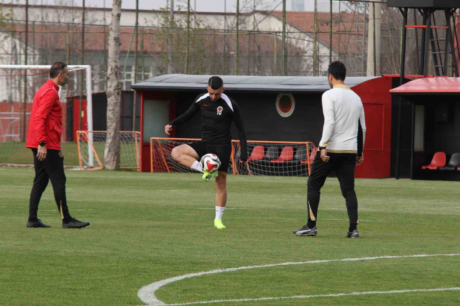 Gençlerbirliği, Galatasaray maçının hazırlıklarını sürdürdü
