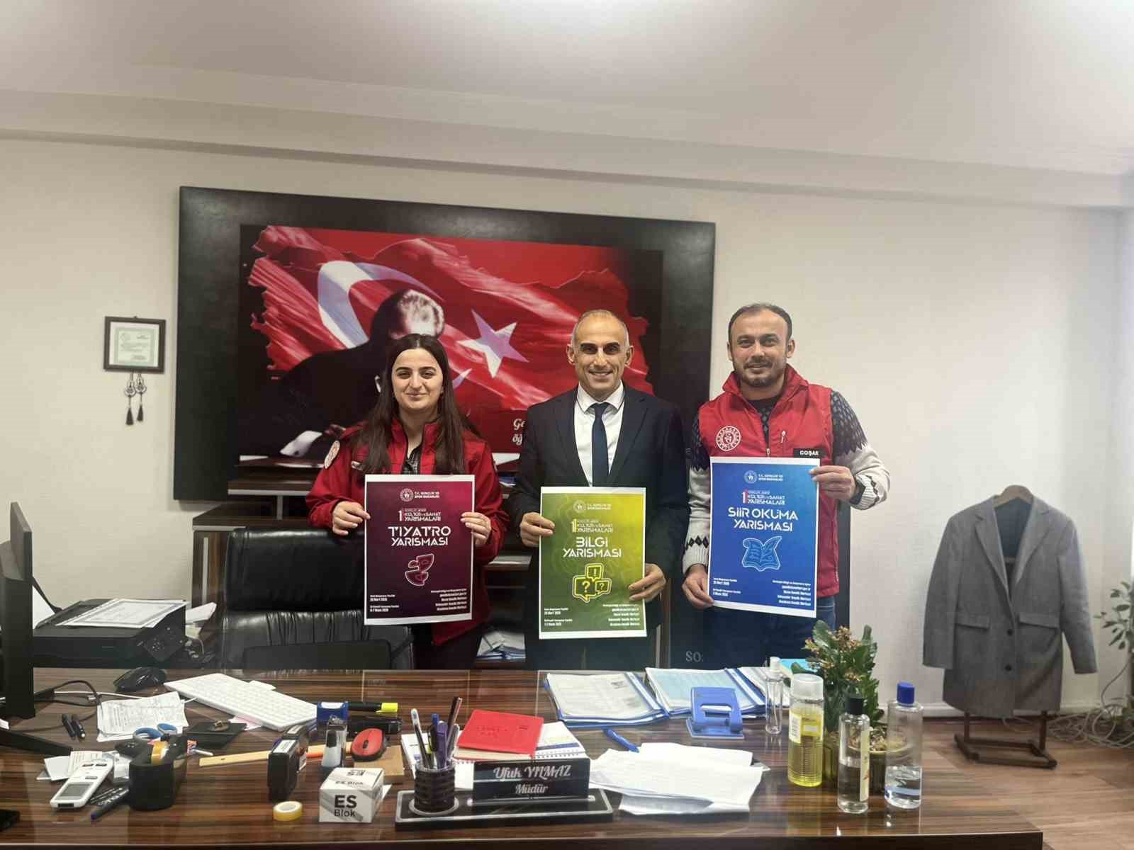 Gençlere özel etkinlikler tanıtılıyor
Gençlere özel etkinlikler tanıtılıyor