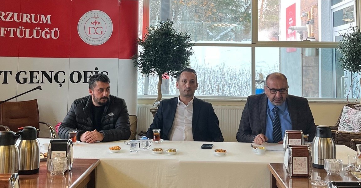 Gençliğin manevi rehberleri "Genç Ofis"te buluştu
