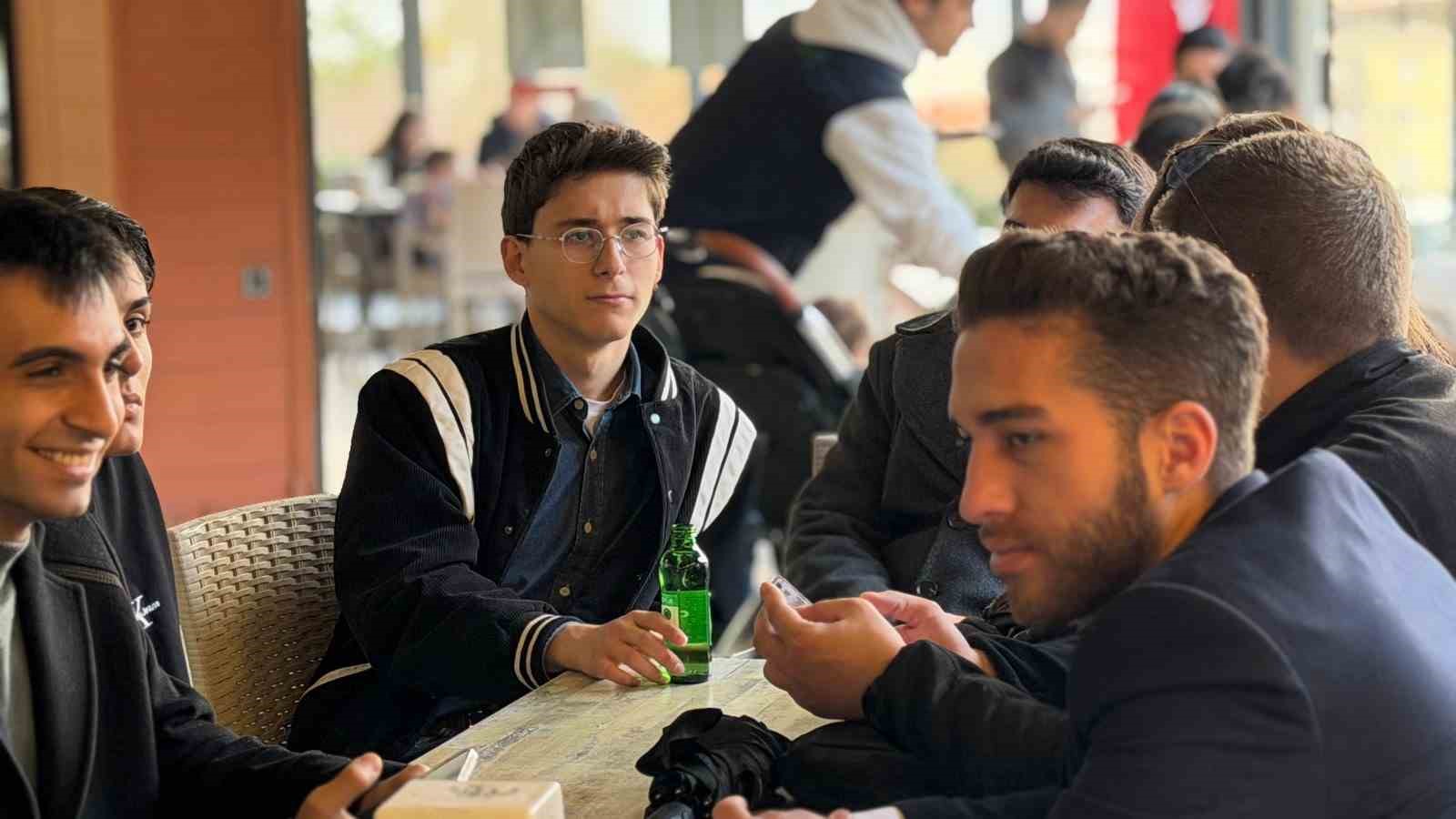 Gençlik Kafe gençlerin buluşma noktası oldu
Gençlik Kafe gençlerin buluşma noktası oldu