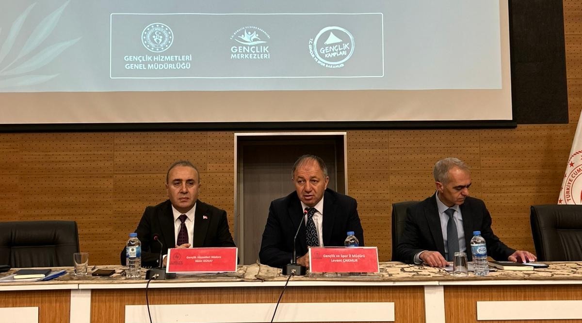 Gençlik Merkezleri yeni yol haritasını belirledi
