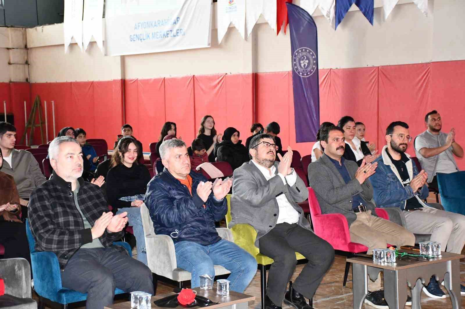 Gençlik Merkezlerinde şiir, ilahi ve anma etkinlikleri
