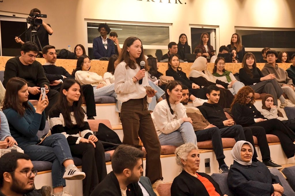 Gençlik ve Spor Bakan Yardımcısı Gürsoy, Eskişehir’de öğrencilerle buluştu
