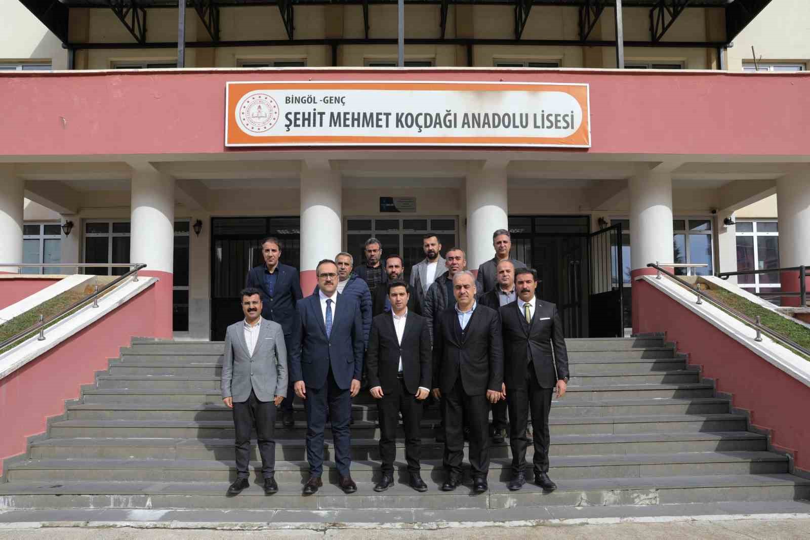 Genç’te öğrenciler için modern ve donanımlı kütüphane hizmete açıldı
