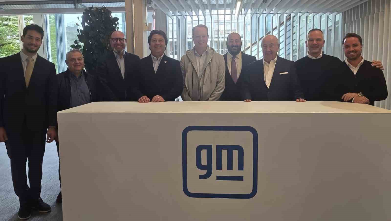 General Motors, Türkiye’de Tur Oto ile resmi temsilcilik anlaşması imzaladı
General Motors, Türkiye’de Tur Oto ile resmi temsilcilik anlaşması imzaladı