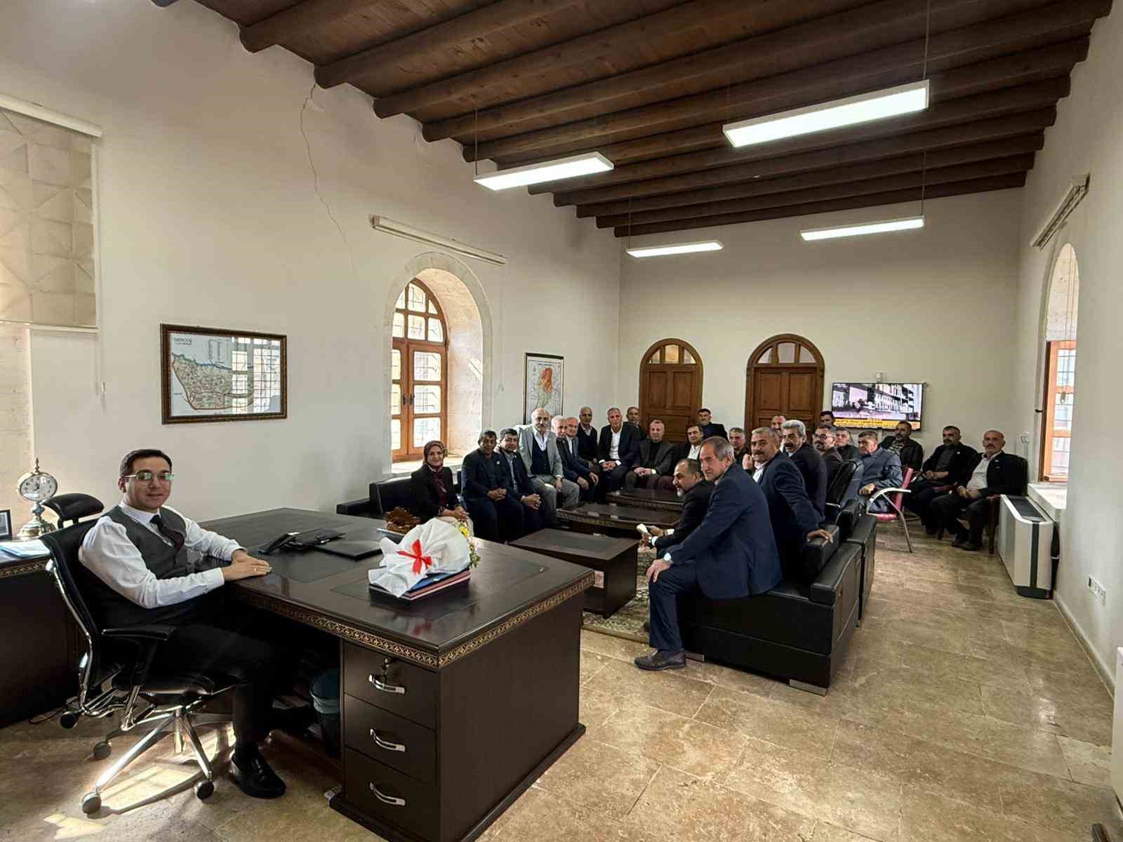 Gercüş Kaymakamı Öztaş muhtarlarla bir araya geldi
