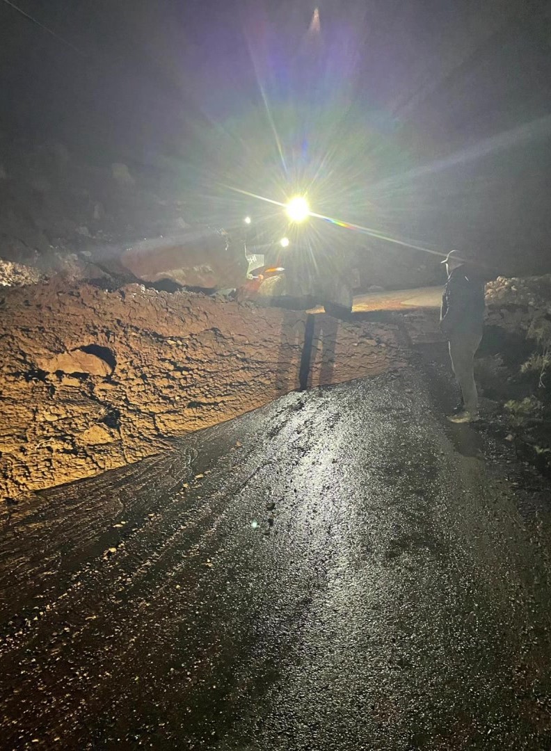 Gercüş’te heyelan: Kapanan köy yolları ekiplerin yoğun mesaisiyle açıldı
