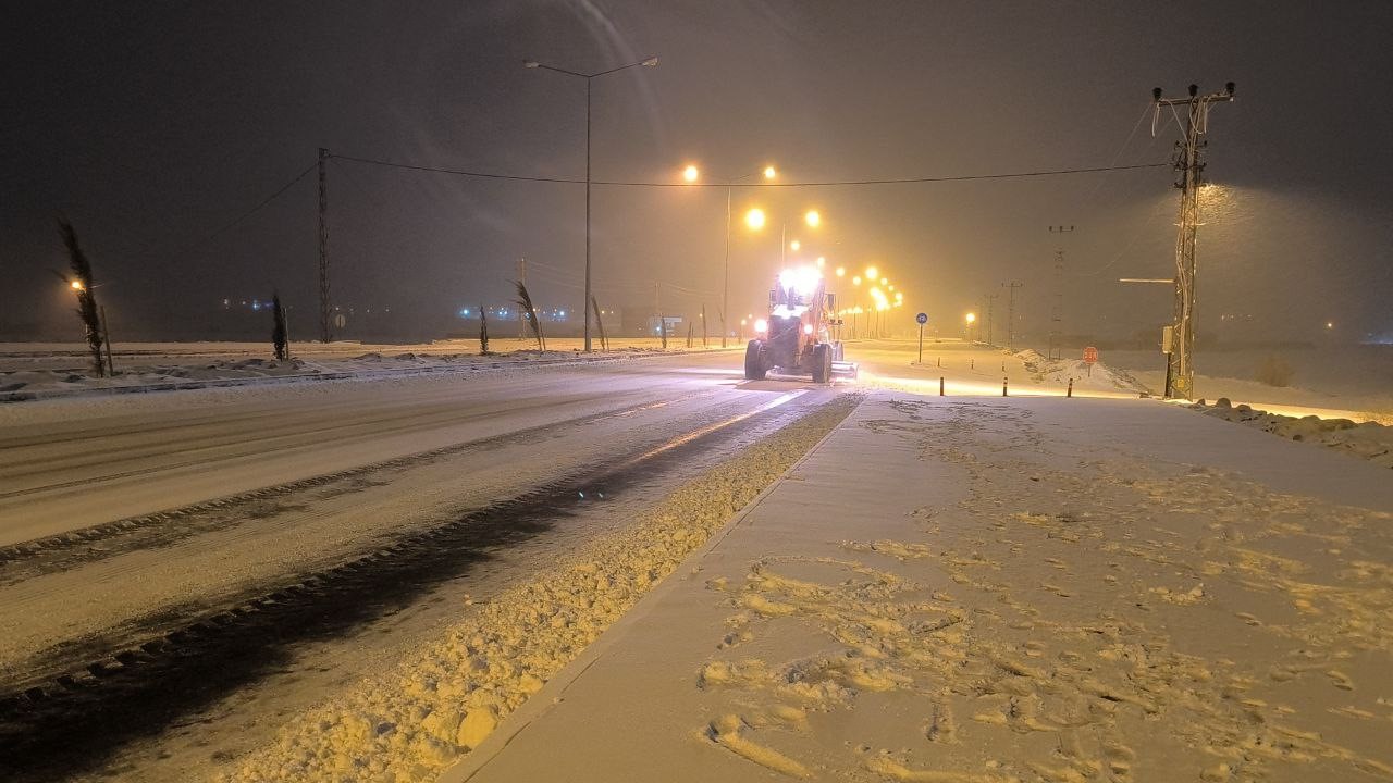 Gercüş’te kar nedeni ile 58 köy yolu ulaşıma kapandı
