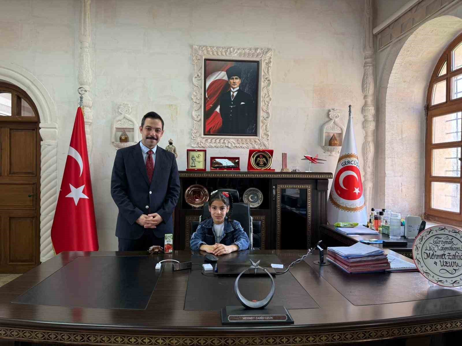 Gercüş’te kaymakamlık makamı geleceğin teminatı çocuklara emanet
