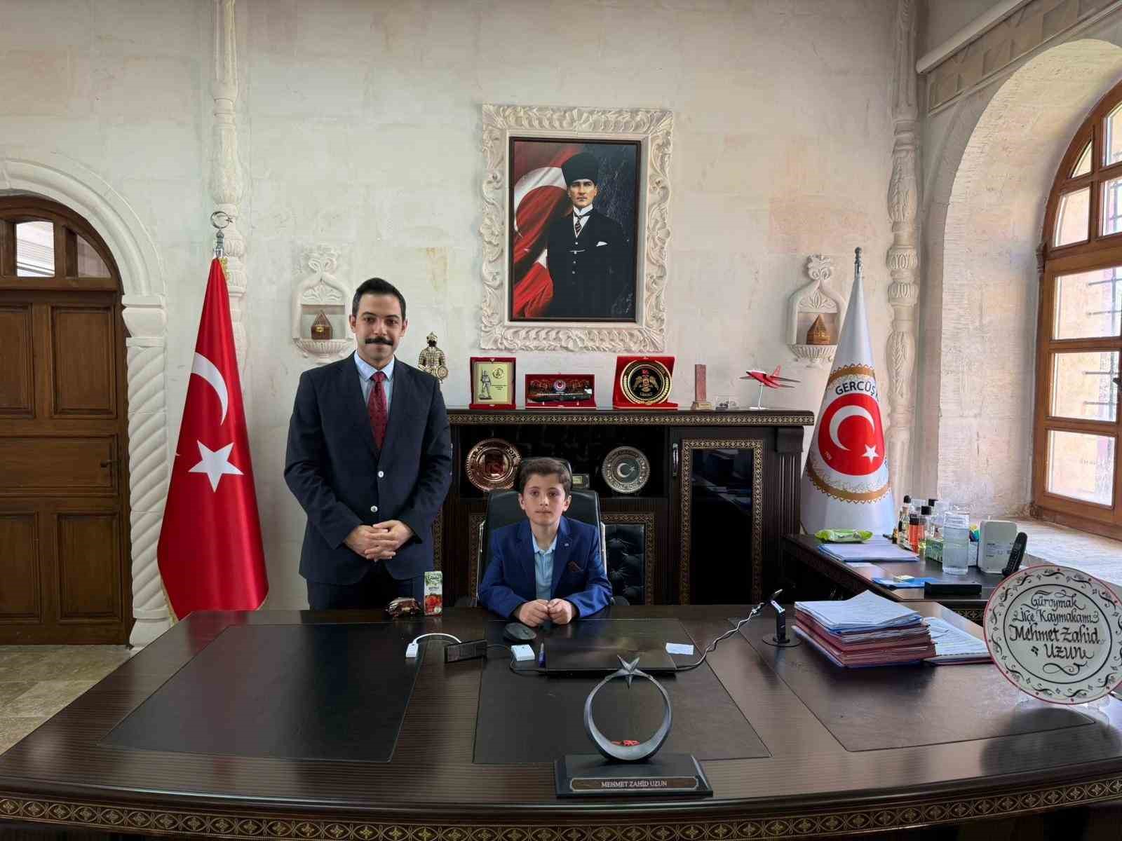 Gercüş’te kaymakamlık makamı geleceğin teminatı çocuklara emanet
