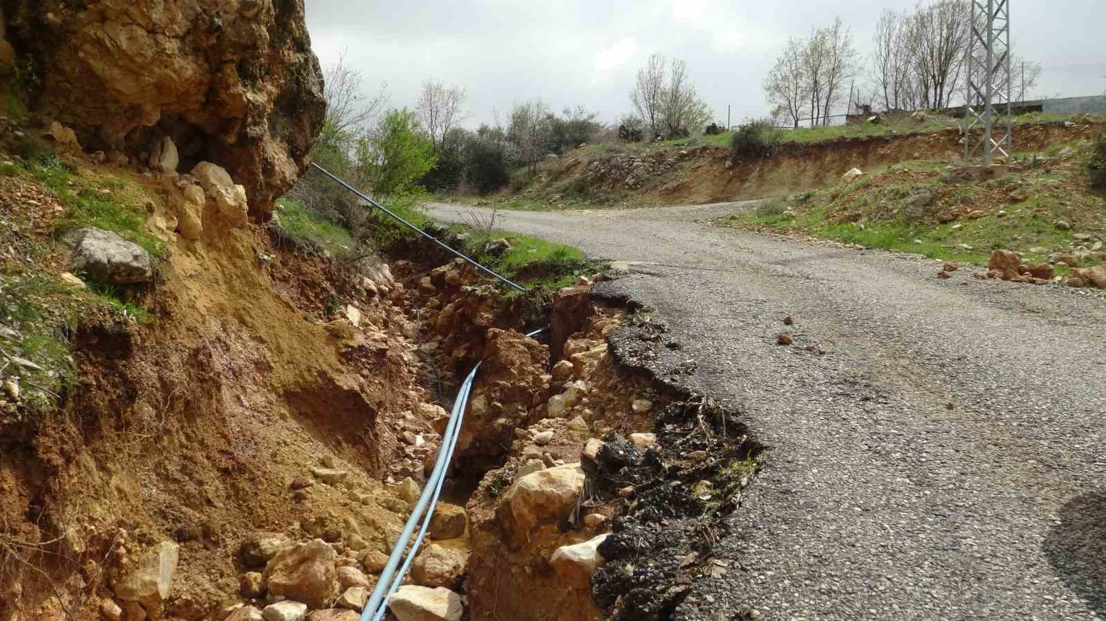 Gercüş’te sağanak yağış sel getirdi
