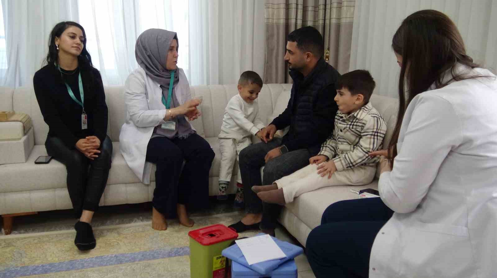 Gercüş’te sağlık ekiplerinden köy köy "aşı" seferberliği
