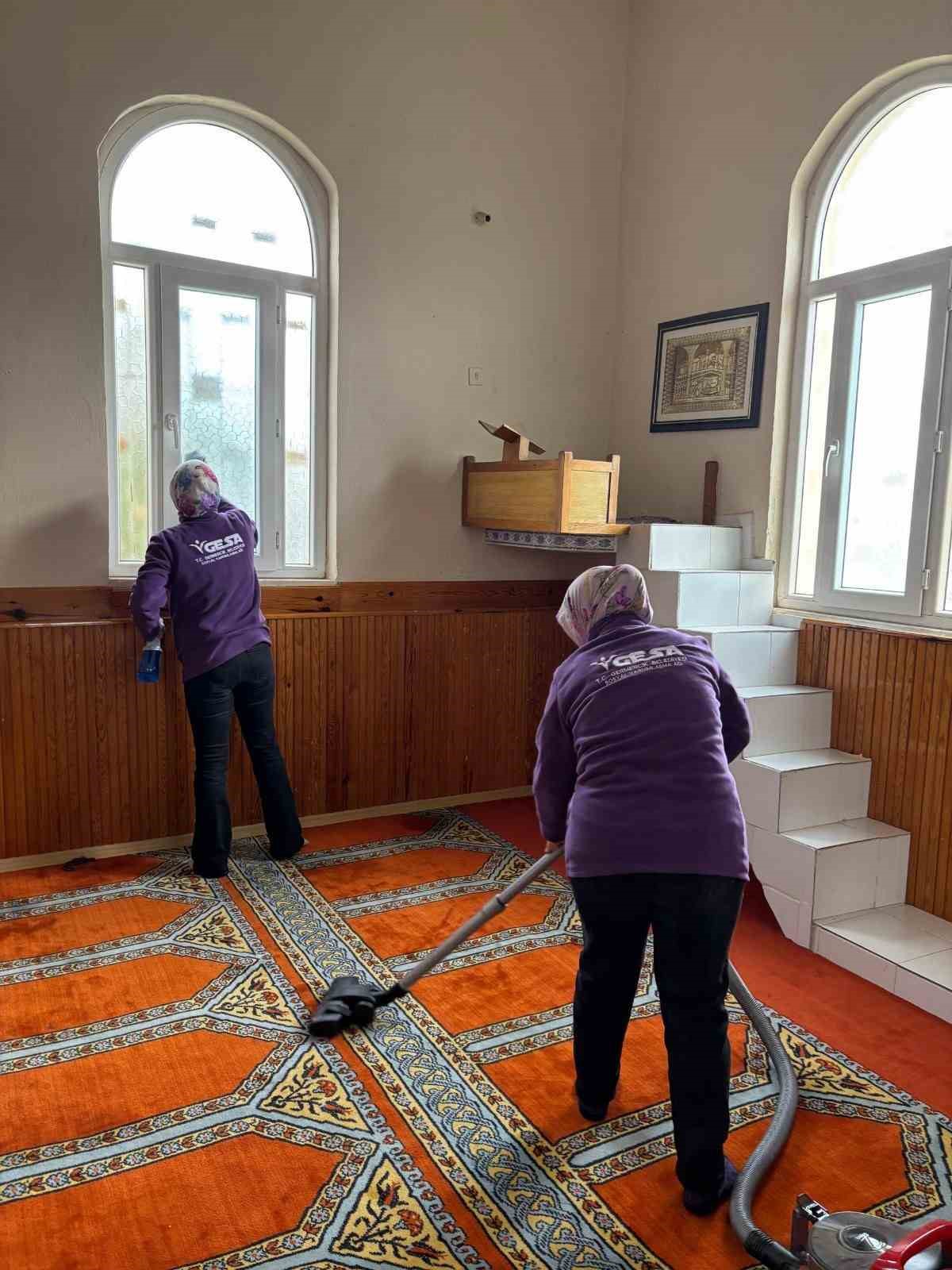 Germencik’te camiler Ramazan’a hazırlanıyor
