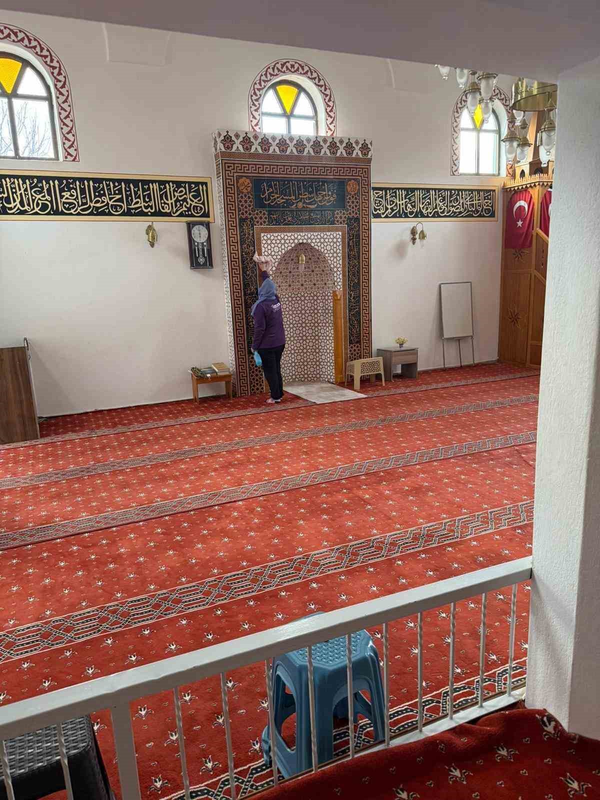 Germencik’te camiler Ramazan’a hazırlanıyor
