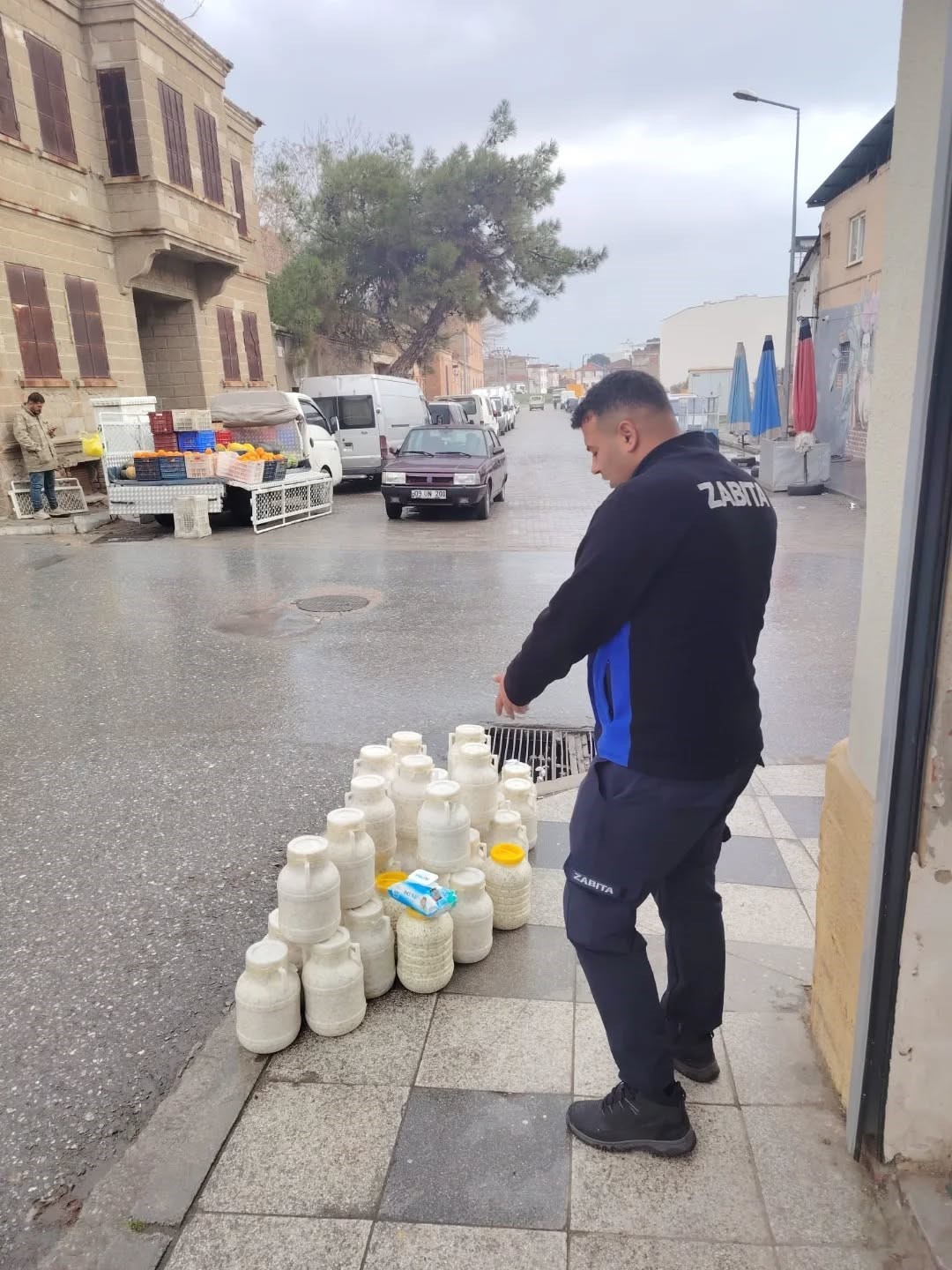 Germencik’te semt pazarında sıkı Denetim
Germencik’te semt pazarında sıkı Denetim