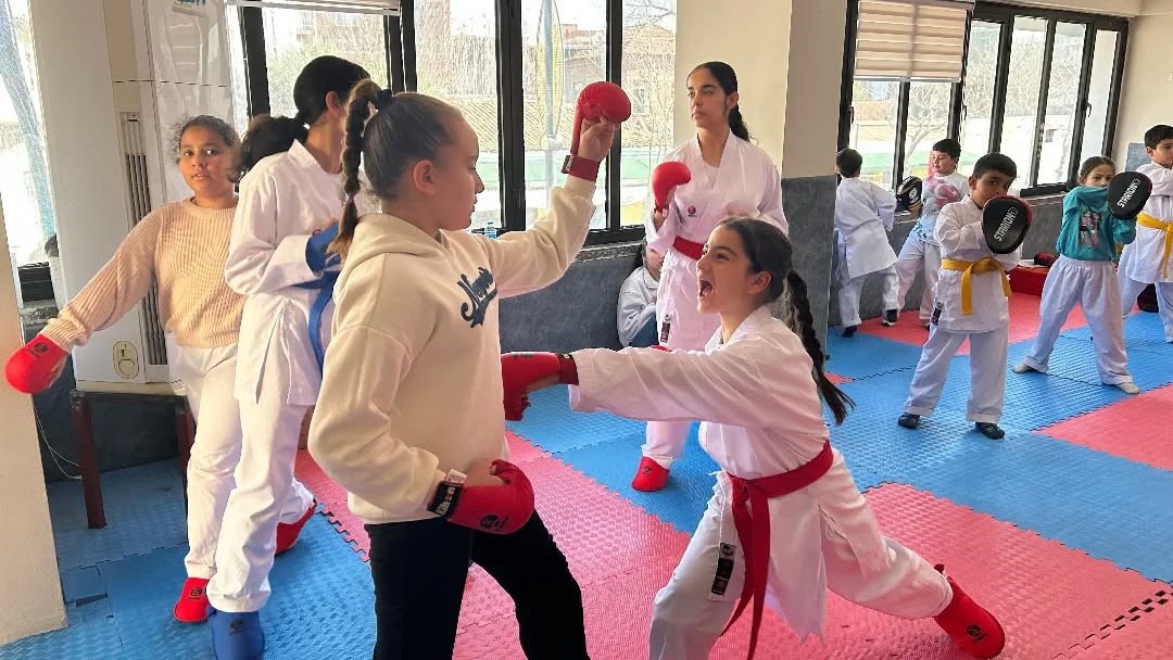 Germencik’te spor kursları çocuklara enerji katıyor
