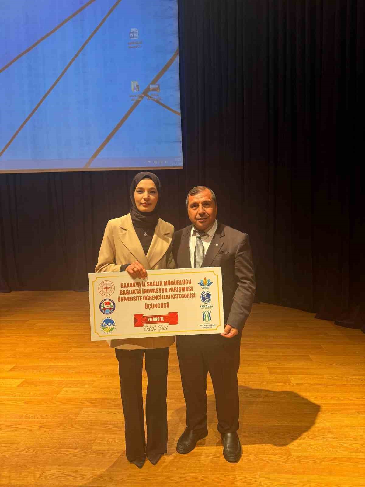 GİBTÜ ebelik bölümü öğrencisi Sedef Altun Türkiye üçüncüsü oldu
GİBTÜ ebelik bölümü öğrencisi Sedef Altun Türkiye üçüncüsü oldu