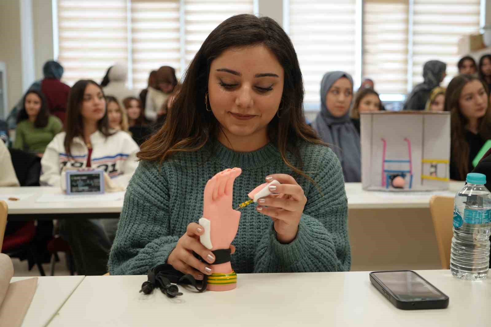 GİBTÜ öğrencilerinden depremzede anneler ve hamile kadınlar için inovasyon projesi
