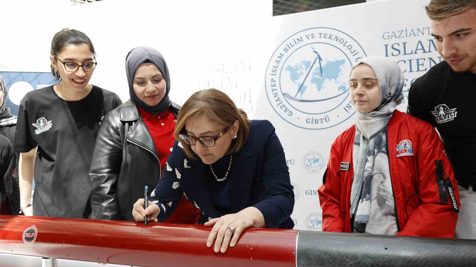 GİBTÜ teknoloji takımları Başkan Şahin’den tam not aldı
