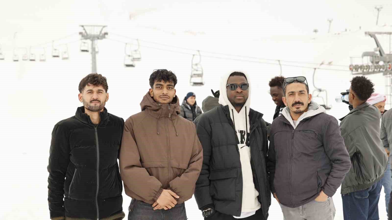 GİBTÜ Uluslararası Öğrencileri Yedikuyular ’da karın keyfini çıkardı
