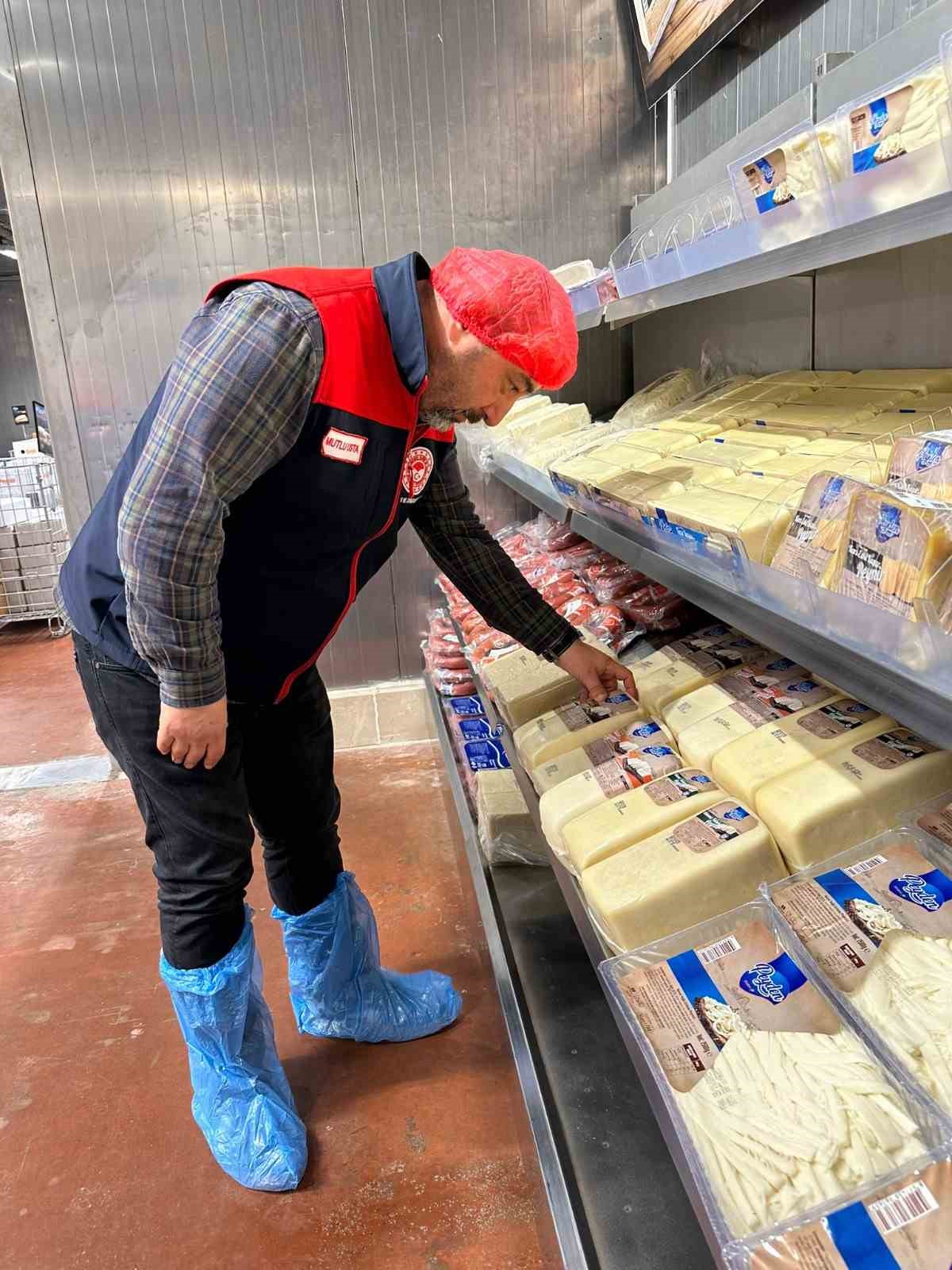 Gıda denetimlerinde "yaka kamerası" uygulamasına geçiliyor
