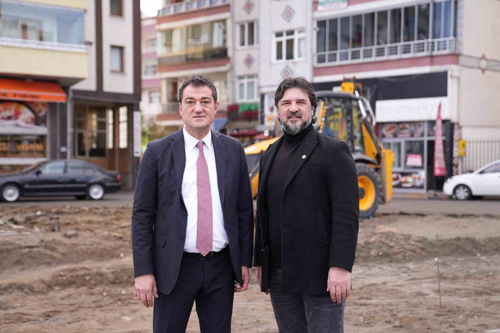 Giresun Belediye Başkanı Fuat Köse, meydan düzenleme çalışmalarını inceledi
