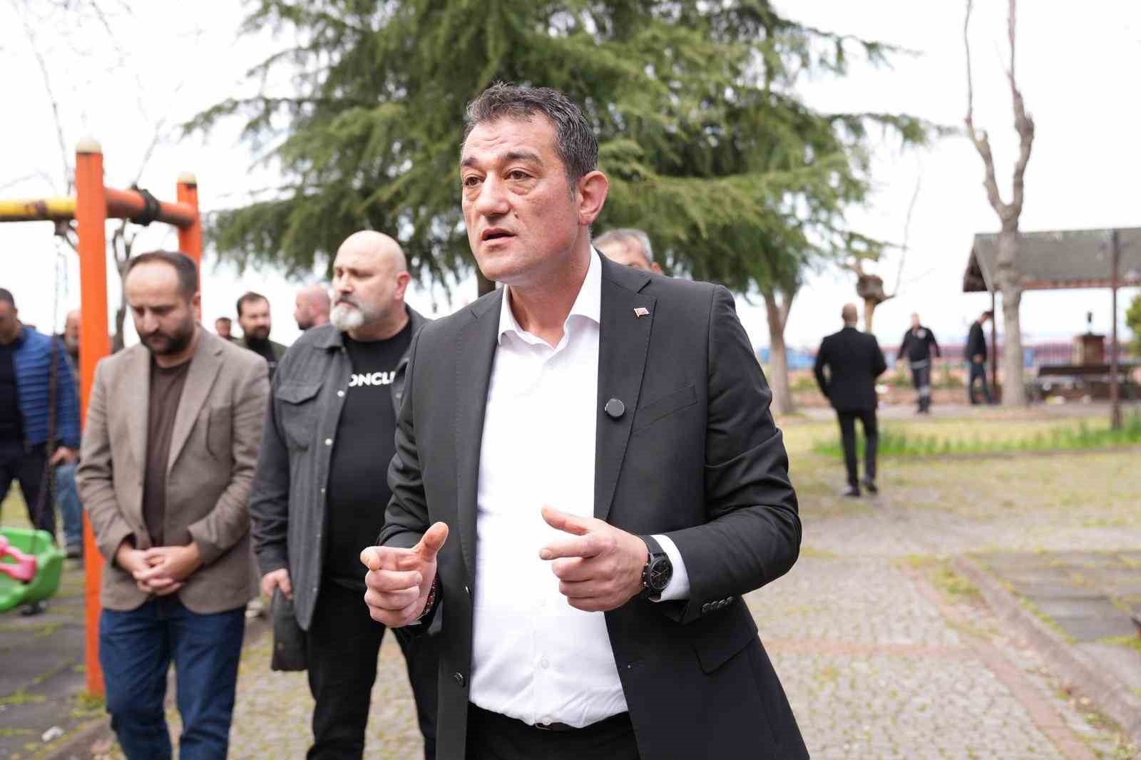 Giresun’da izinsiz olduğu belirtilen sondaj çalışması belediye tarafından durduruldu
Giresun’da izinsiz olduğu belirtilen sondaj çalışması belediye tarafından durduruldu